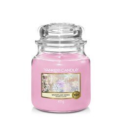Yankee Candle kvapnioji žvakė Snowflake Kisses 411 g цена и информация | Žvakės, Žvakidės | pigu.lt