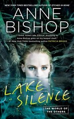 Lake Silence: The World of Others цена и информация | Фантастика, фэнтези | pigu.lt