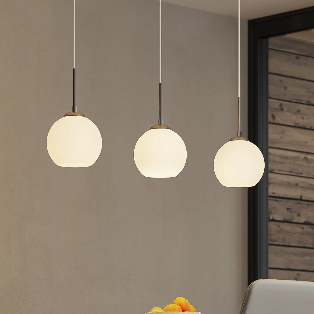 Pakabinamas šviestuvas Sofian su trimis sferiniais stiklo rutuliais, trijų lempučių, baltas kaina ir informacija | Pakabinami šviestuvai | pigu.lt