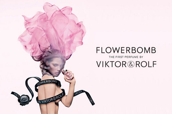 Rinkinys Viktor & Rolf Flowerbomb: EDP moterims 50 ml + dušo želė 50 ml + kūno kremas 40 ml kaina ir informacija | Kvepalai moterims | pigu.lt