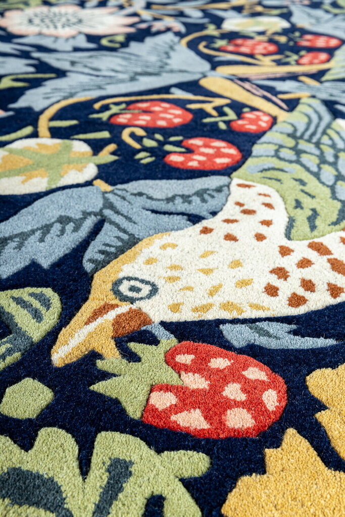 Kilimas Morris &amp; Co Strawberry Thief Indigo 027708 200x280 cm цена и информация | Kilimai | pigu.lt