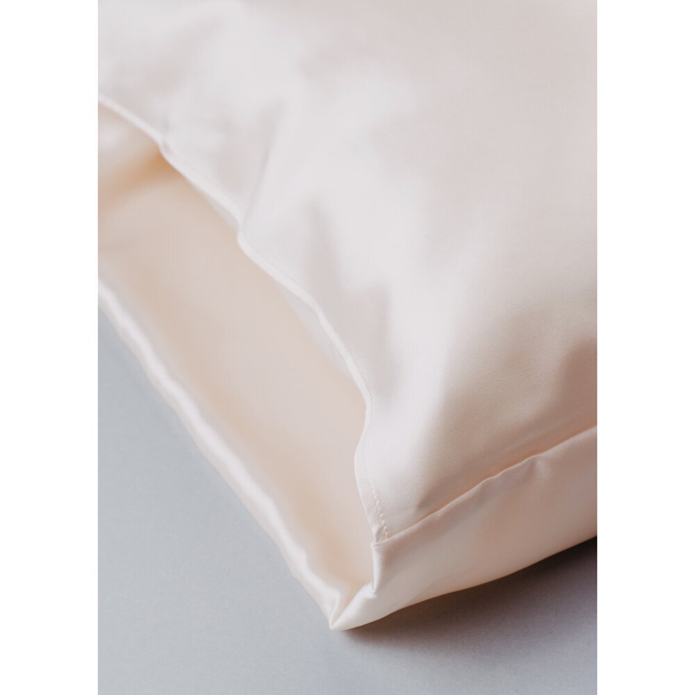 Šilkinis pagalvės užvalkalas Dream, smėlio spalvos, 50 x 60 cm цена и информация | Dekoratyvinės pagalvėlės ir užvalkalai | pigu.lt