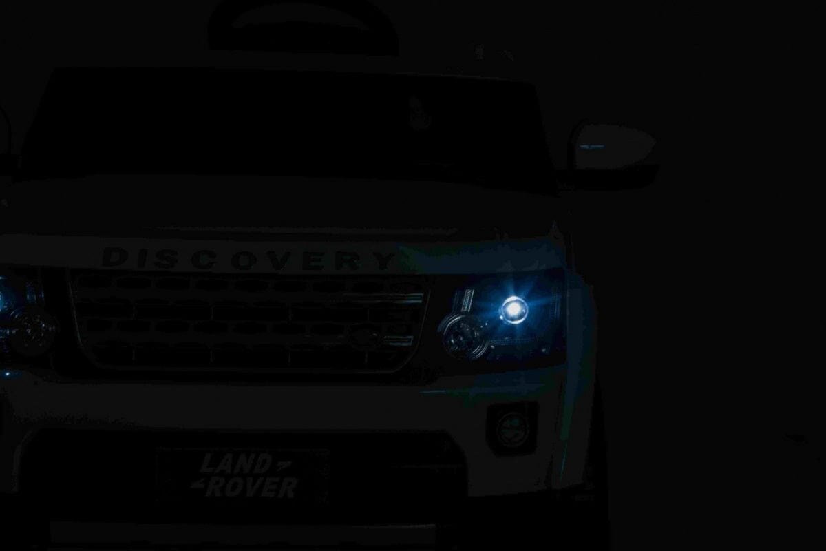 Vienvietis vaikiškas elektromobilis Land Rover Discovery, baltas kaina ir informacija | Elektromobiliai vaikams | pigu.lt