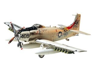 Сборная модель Tamiya - Douglas A-1H Skyraider U.S. Navy, 1/48, 61058 цена и информация | Конструкторы и кубики | pigu.lt