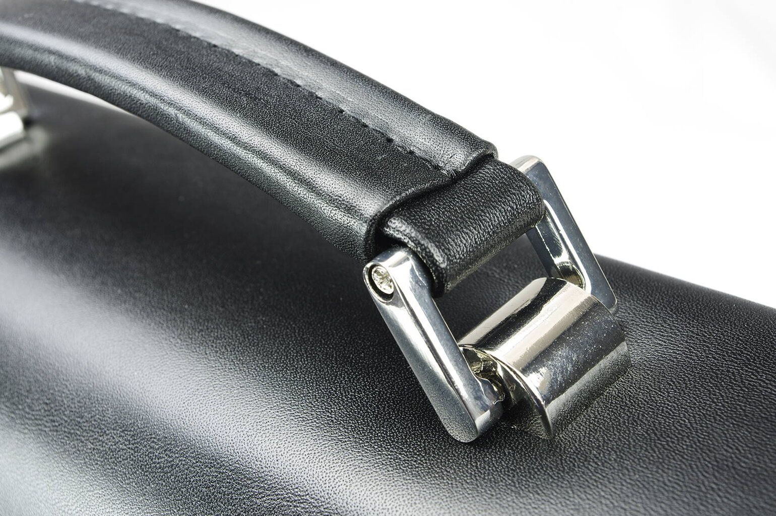 Klasikinis odinis portfelis su dirželiu per petį Nr.28 juoda kaina ir informacija | Vyriškos rankinės | pigu.lt