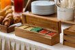 Dekoruota medinė dėžutė arbatos pakeliams laikyti, 39x10,2x10cm kaina ir informacija | Maisto saugojimo  indai | pigu.lt