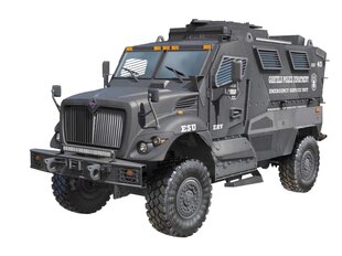 Сборная пластиковая модель KINETIC - US Law Enforcement Carrier, 1/35, 61017 цена и информация | Конструкторы и кубики | pigu.lt