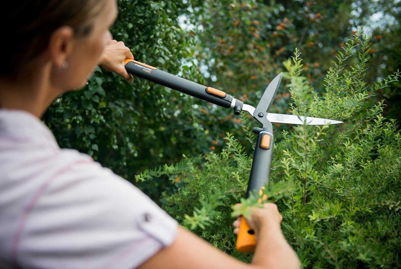 Teleskopinės gyvatvorių žirklės Fiskars SmartFit™ HS86 1013565 kaina ir informacija | Sodo įrankiai | pigu.lt