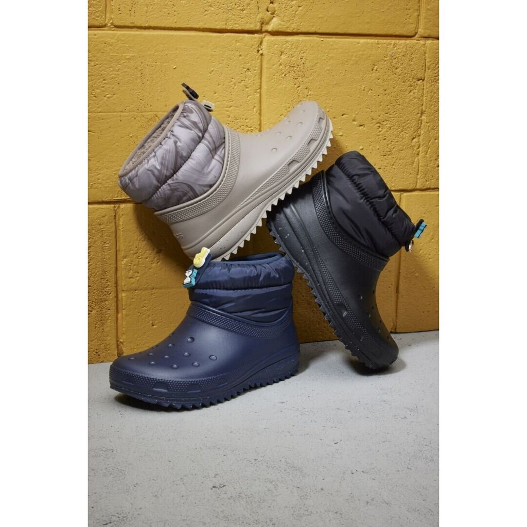 Aulinukai moterims Crocs™ Classic Neo Puff Shorty Boot Women's, rusvi kaina ir informacija | Aulinukai, ilgaauliai batai moterims | pigu.lt