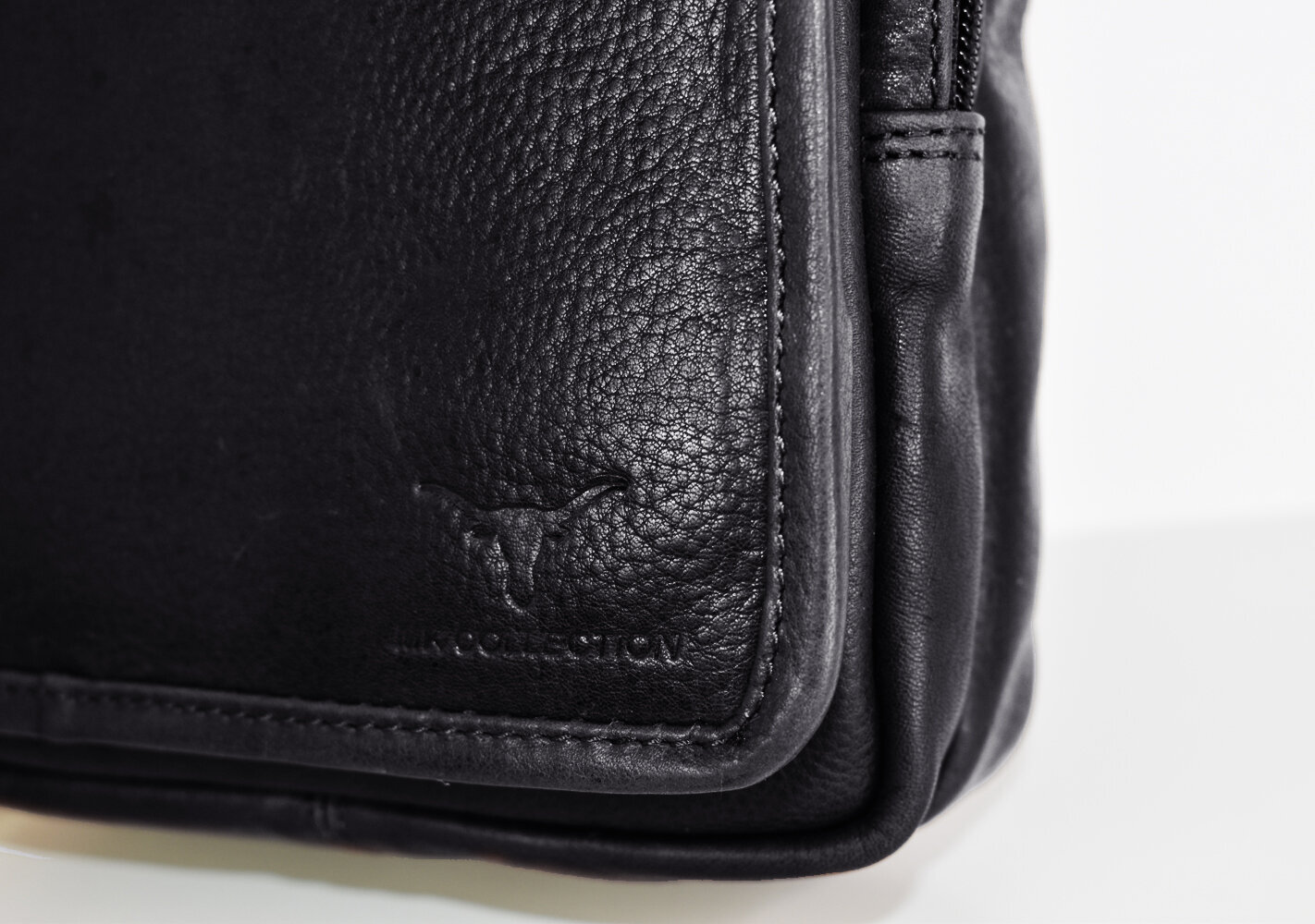 Vyriška natūralios odos rankinė Money Kepper, juoda kaina ir informacija | Vyriškos rankinės | pigu.lt