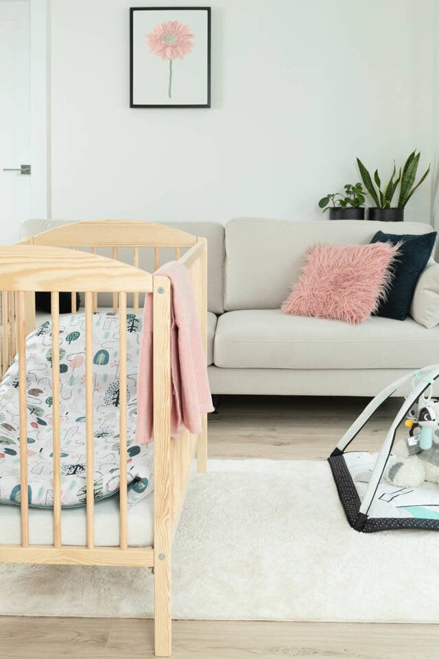 Kūdikio lovytė, ruda kaina ir informacija | Kūdikių lovytės | pigu.lt