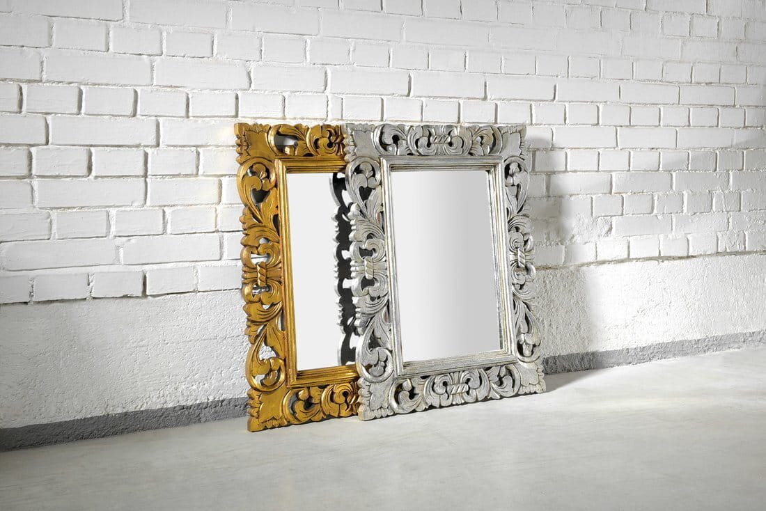Rankomis raižytas vonios veidrodis mediniais rėmais, 60 x 80 cm, SAMBLUNG, antikvarinis auksas kaina ir informacija | Vonios veidrodžiai | pigu.lt