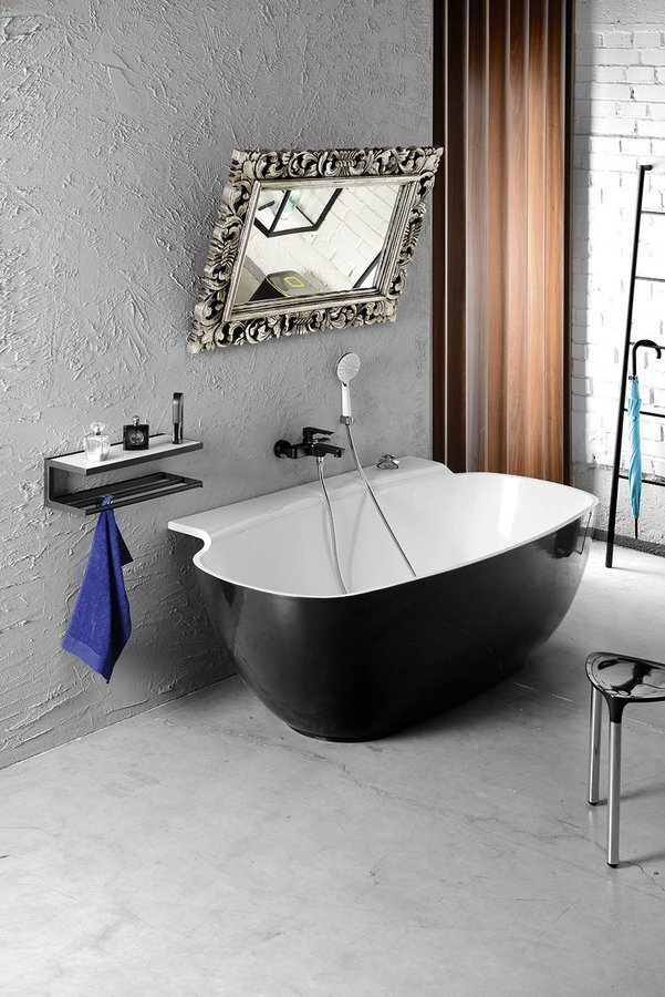Rankomis raižytas vonios veidrodis mediniais rėmais, 40 x 70 cm, SAMBLUNG, sidabrinis цена и информация | Vonios veidrodžiai | pigu.lt