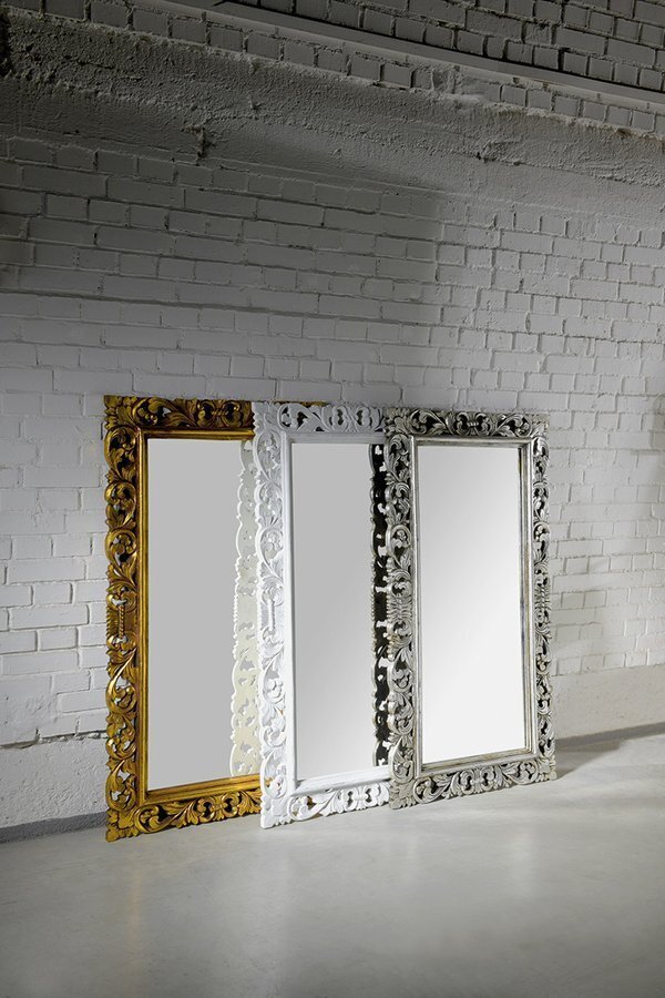 Rankomis raižytas vonios veidrodis mediniais rėmais, 80 x 150 cm, SAMBLUNG, baltas цена и информация | Vonios veidrodžiai | pigu.lt
