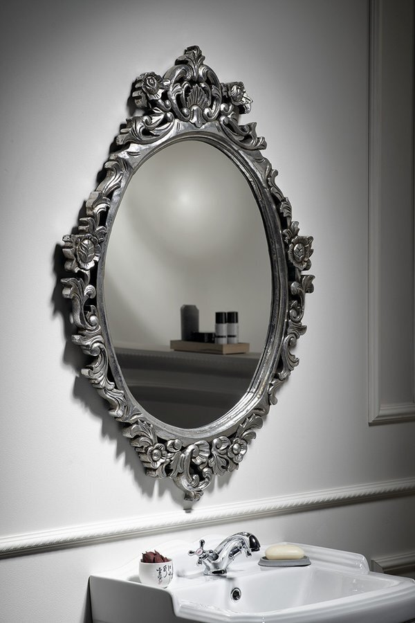 Rankomis raižytas vonios veidrodis mediniais rėmais, 80 x 100 cm, DESNA, sidabrinis kaina ir informacija | Vonios veidrodžiai | pigu.lt
