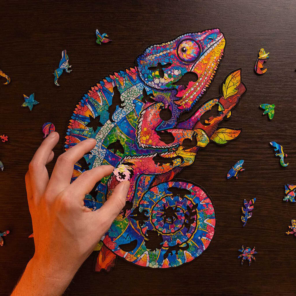 Medinė dėlionė Unidragon Iridescent Chameleon, 314 detalių, 31x41cm kaina ir informacija | Dėlionės (puzzle) | pigu.lt