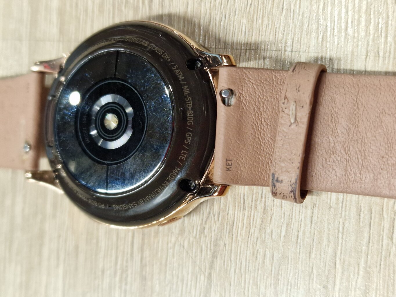 Prekė su pažeidimu.Samsung Galaxy Watch Active2 SM-R835F Pink Gold цена и информация | Prekės su pažeidimu | pigu.lt