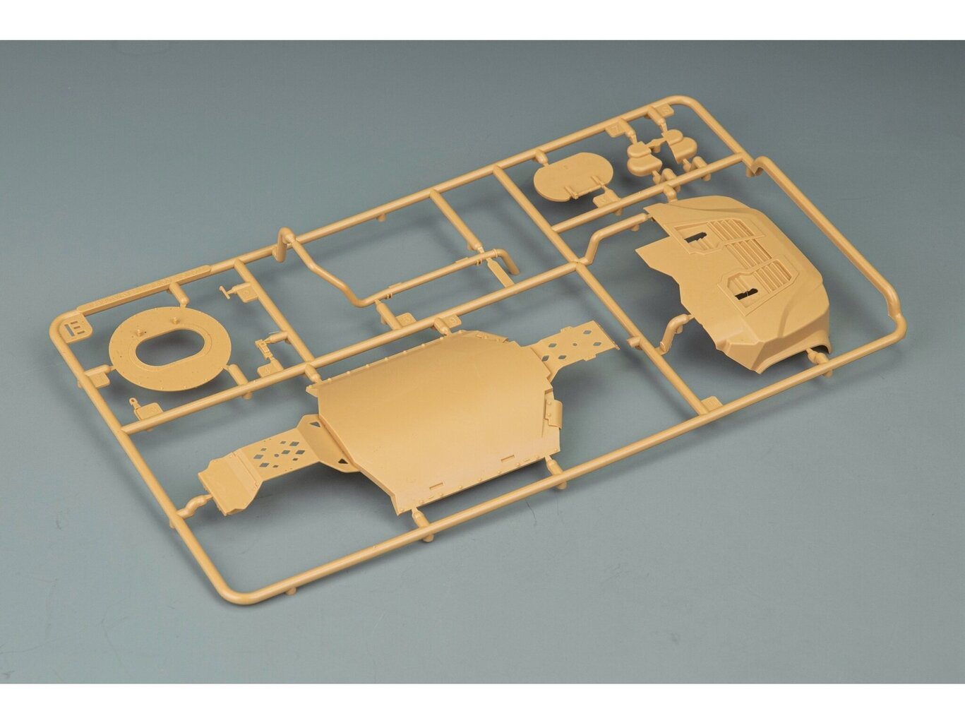 Surenkamas modelis Rye Field Model - JLTV (Joint Light Tactical Vehicle), 1/35, RFM-5090 kaina ir informacija | Konstruktoriai ir kaladėlės | pigu.lt