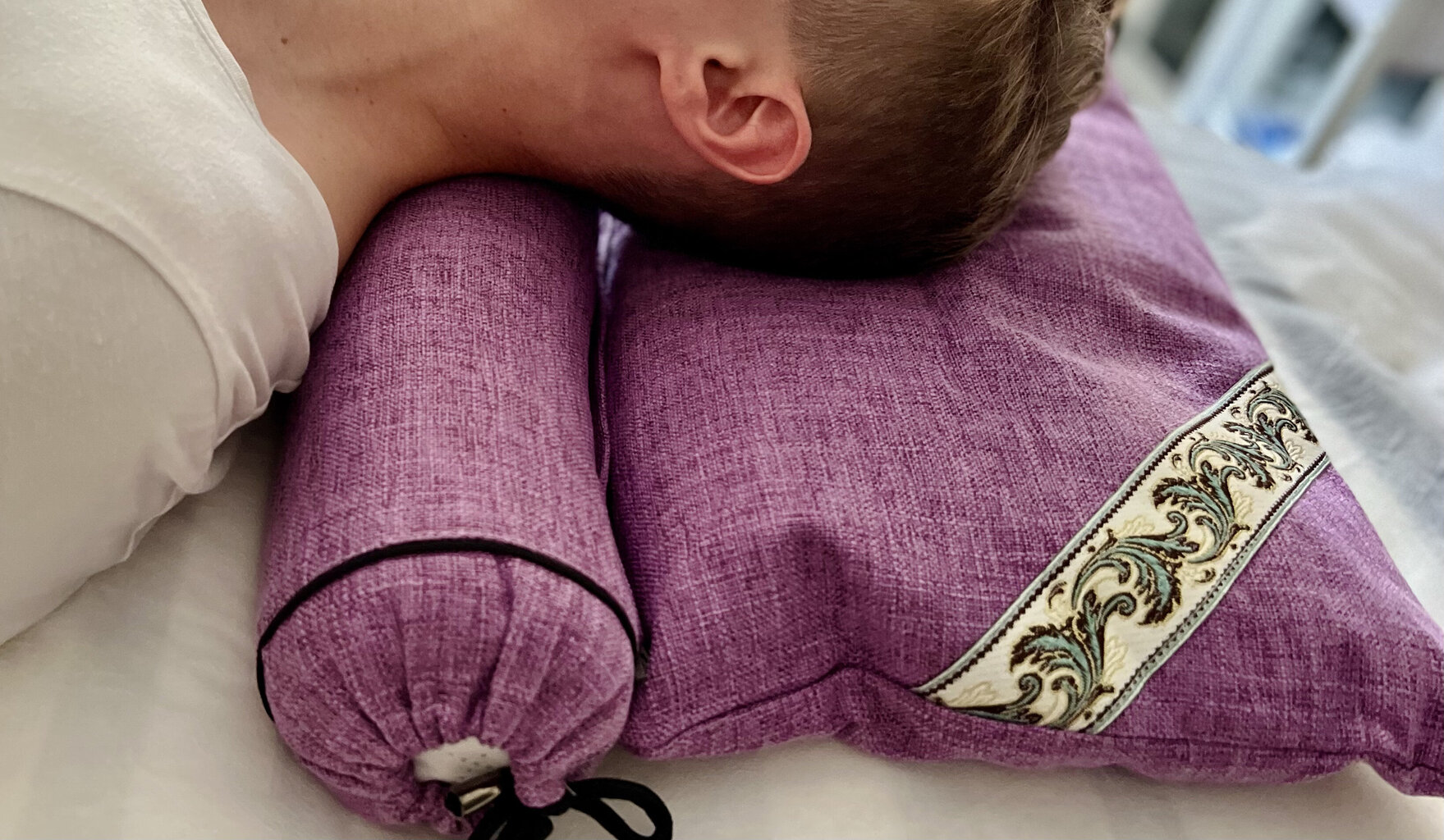 Ortopedinė masažo pagalvėlė, violetinė kaina ir informacija | Masažo reikmenys | pigu.lt