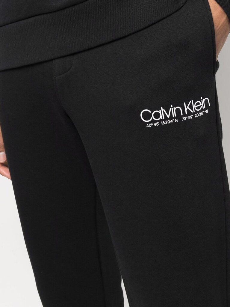 Calvin Klein kelnės vyrams Logo Coordinates 560071308 kaina ir informacija | Vyriškos kelnės | pigu.lt