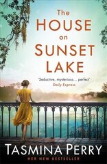 House on Sunset Lake: A breathtaking novel of secrets, mystery and love цена и информация | Фантастика, фэнтези | pigu.lt