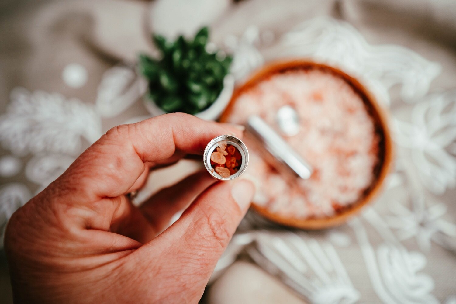 Ekologiškų eterinių aliejų mišinys Breathe Free 10ml ir difuzorius цена и информация | Eteriniai, kosmetiniai aliejai, hidrolatai | pigu.lt