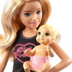 Lėlė auklė su vaiku Barbie kaina ir informacija | Žaislai mergaitėms | pigu.lt