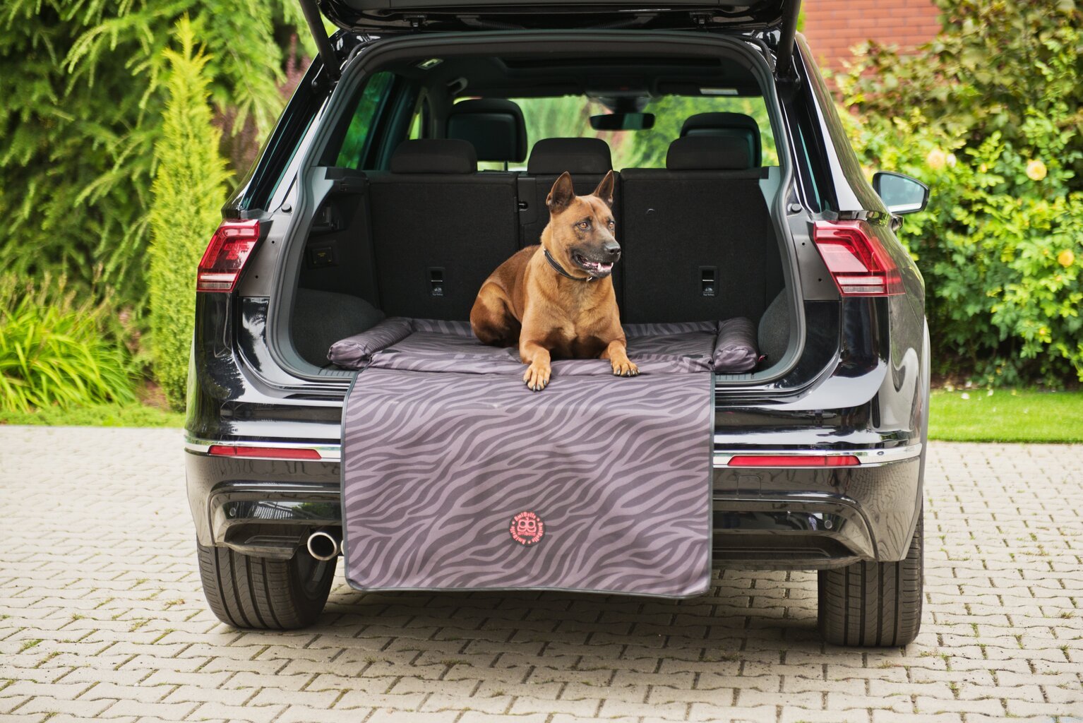 Apsauginis automobilio bagažinės kilimėlis šunims Amibelle, 100 x 70 cm цена и информация | Kelioniniai reikmenys | pigu.lt