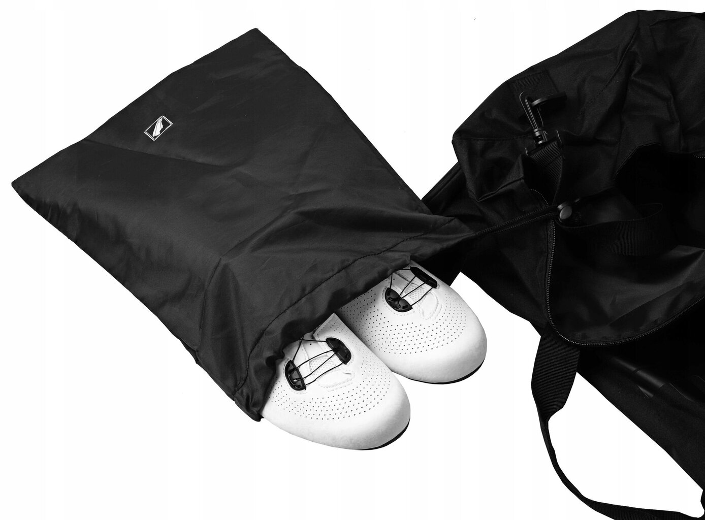 Sportinis krepšys 4F, 33 l, juodas kaina ir informacija | Kuprinės ir krepšiai | pigu.lt