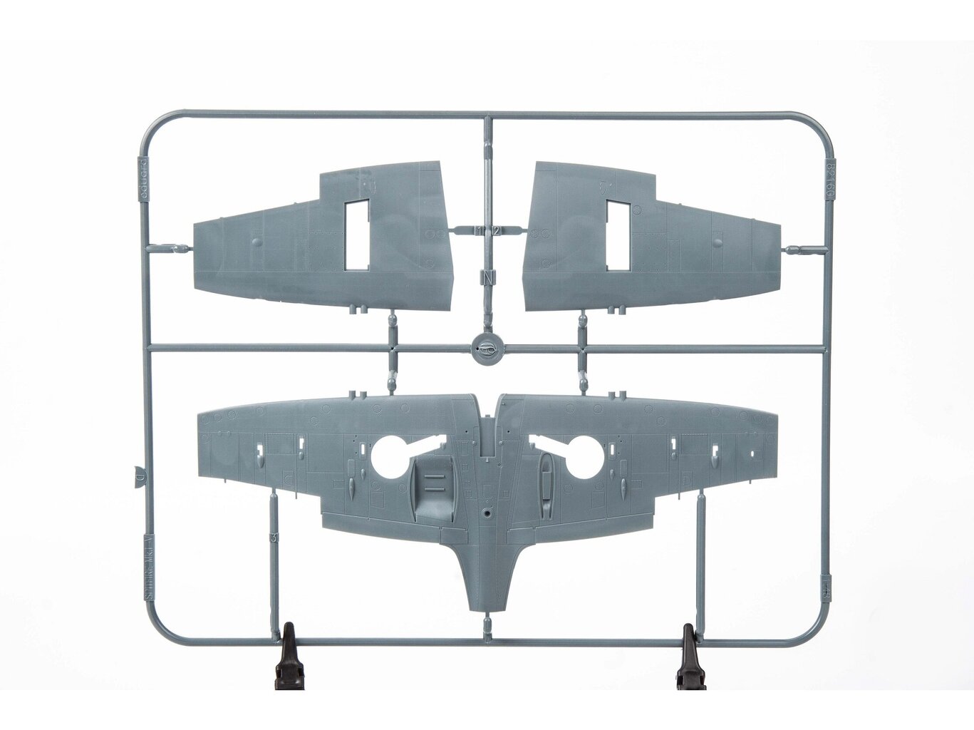 Surenkamas modelis Eduard Spitfire Mk.Vc TROP Profipack 82126 цена и информация | Konstruktoriai ir kaladėlės | pigu.lt