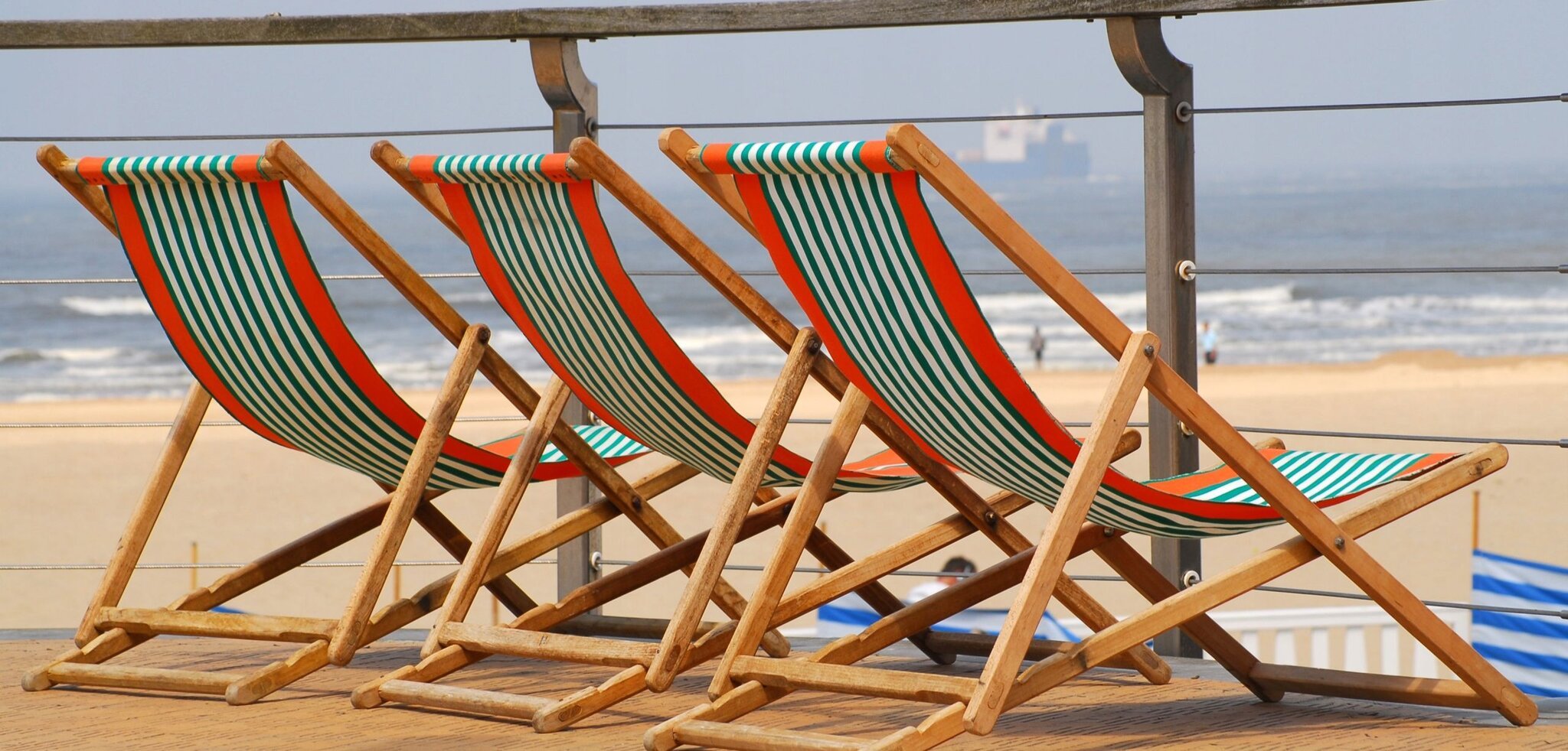 Paplūdimio stiliaus medinė kėdė su pagalvėle цена и информация | Lauko kėdės, foteliai, pufai | pigu.lt