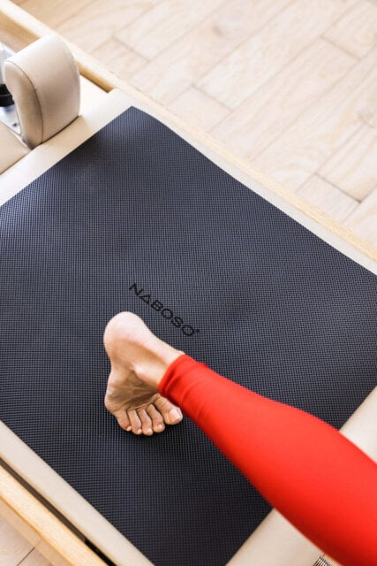 Sporto kilimėlis Naboso Standing Mat, 53x61 cm, juodas kaina ir informacija | Kilimėliai sportui | pigu.lt