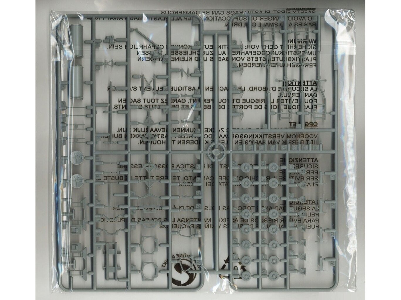 Surenkamas modelis Kinetic US Navy Ground Supporting Equipment Set with STT Tractor, 1/48, 48115 kaina ir informacija | Konstruktoriai ir kaladėlės | pigu.lt