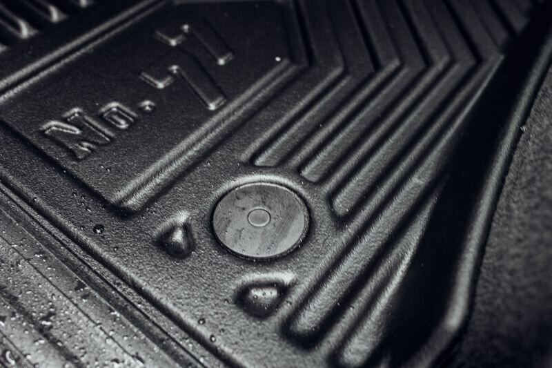 Guminiai Premium 77 kilimėliai Skoda Enyaq IV 2020-2023; VW ID.4 2020-2023 kaina ir informacija | Modeliniai guminiai kilimėliai | pigu.lt