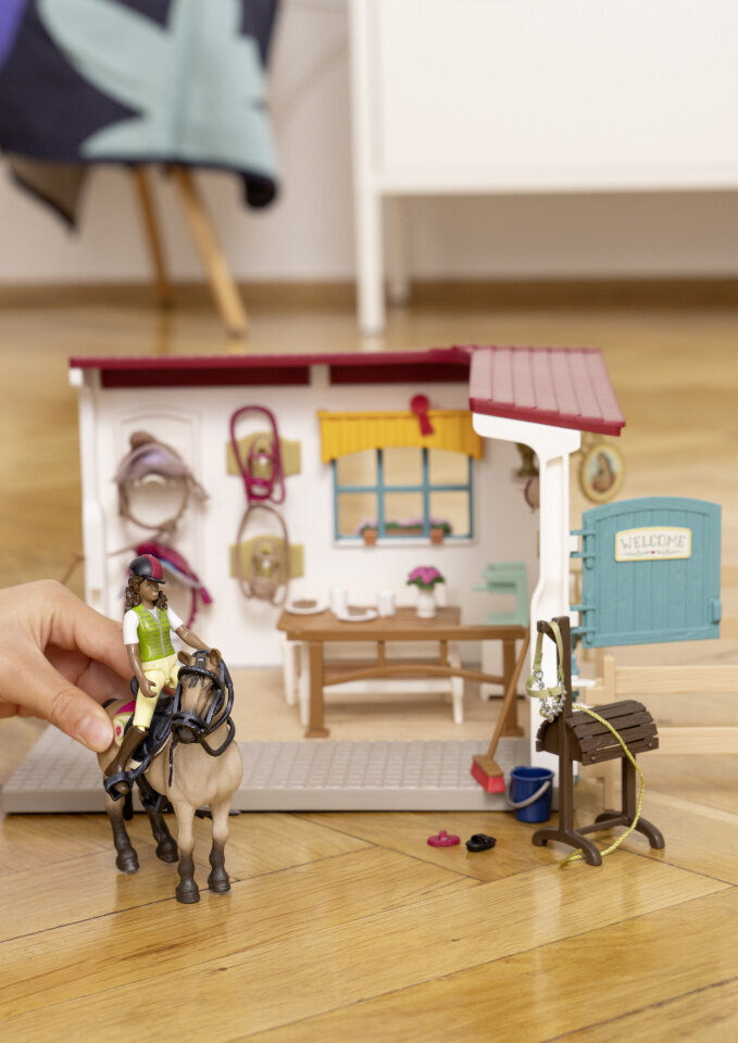 Raitelio kambarys su gyvūnų figūrėlėmis Schleich Horse Club цена и информация | Žaislai mergaitėms | pigu.lt