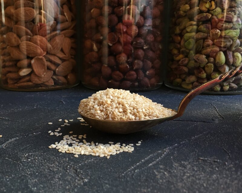 Ekologiškos lukštentos sezamų sėklos, 1 kg цена и информация | Riešutai, sėklos, džiovinti vaisiai | pigu.lt