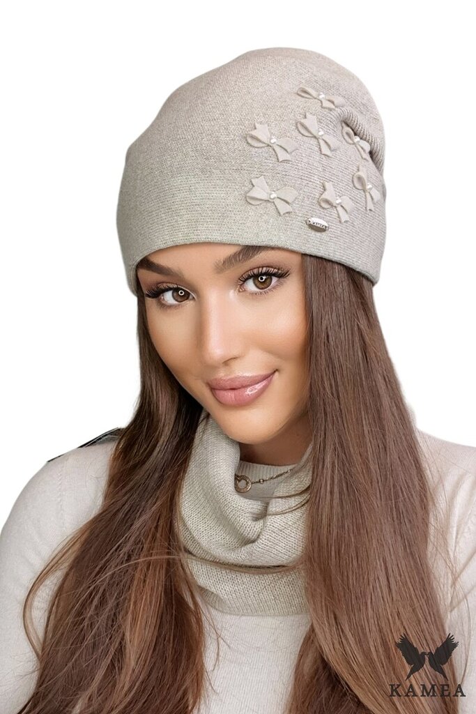 Kamea moteriška kepurė Cyria, smėlio spalvos Universalus kaina ir informacija | Kepurės moterims | pigu.lt
