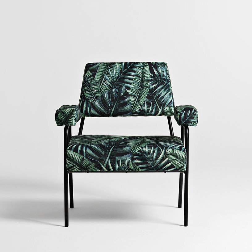 Fotelis Simple Tropicalvives, juodas kaina ir informacija | Svetainės foteliai | pigu.lt
