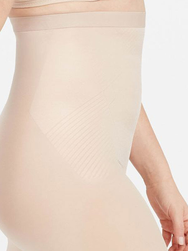 Liekninantys šortai moterims Spanx 10233R, smėlio spalvos kaina ir informacija | Liekninantys apatiniai | pigu.lt