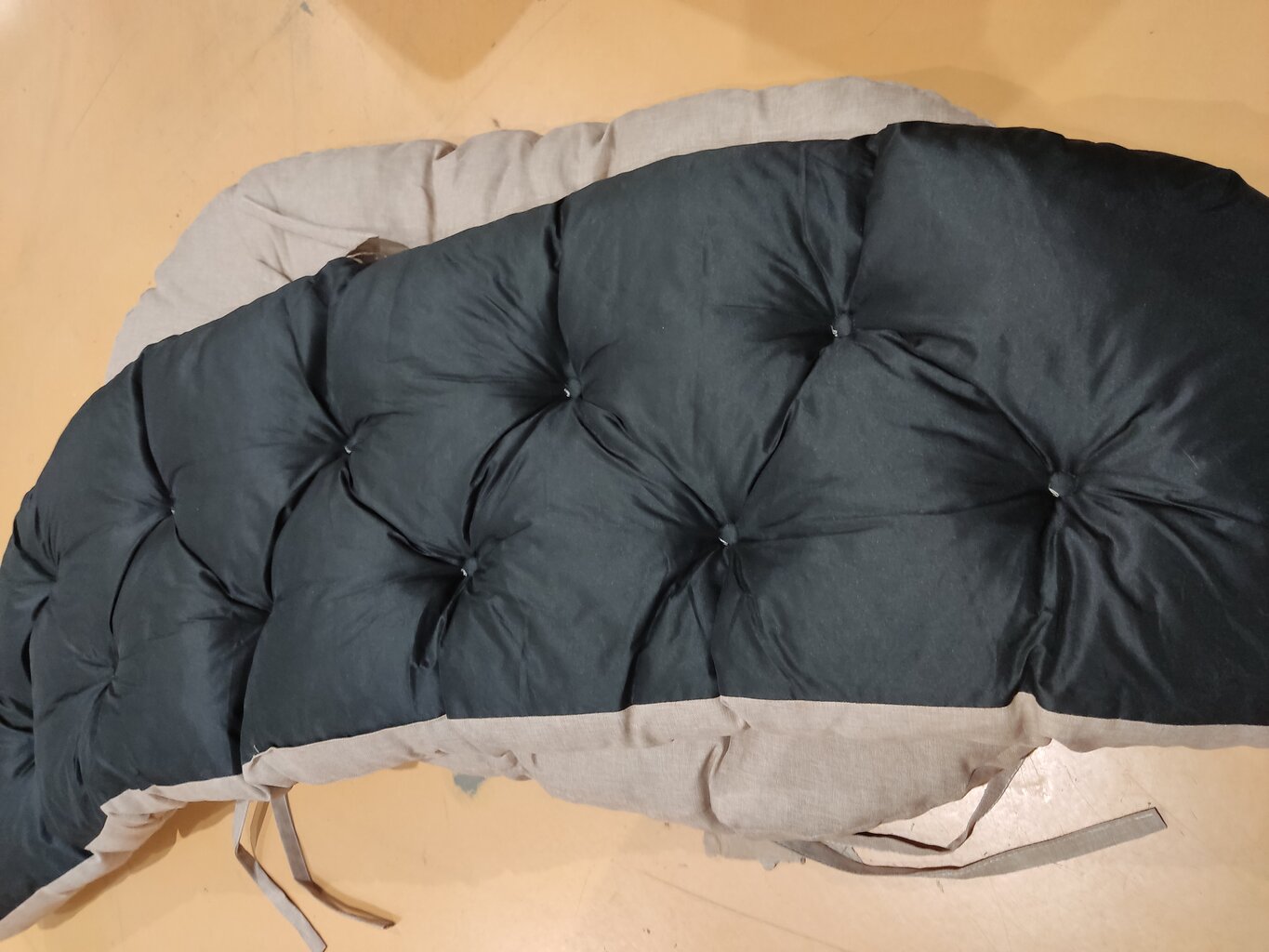 Prekė su pažeidimu.3-jų pagalvių komplektas Hobbygarden Amanda Prestige 1+2, smėlio spalvos kaina ir informacija | Prekės su pažeidimu | pigu.lt
