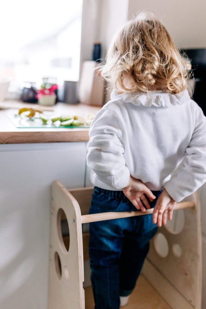 Virtuvės bokštelis Babylike NKS, rudas kaina ir informacija | Vaikiškos kėdutės ir staliukai | pigu.lt