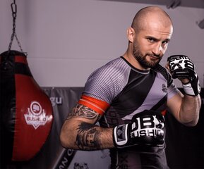 MMA pirštinės DBX Bushido ARM-2023, juodos цена и информация | Боевые искусства | pigu.lt