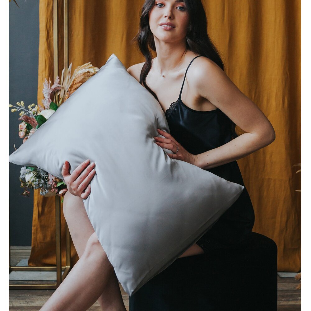 Justīne Valdmane šilkinis pagalvės užvalkalas Dream цена и информация | Dekoratyvinės pagalvėlės ir užvalkalai | pigu.lt