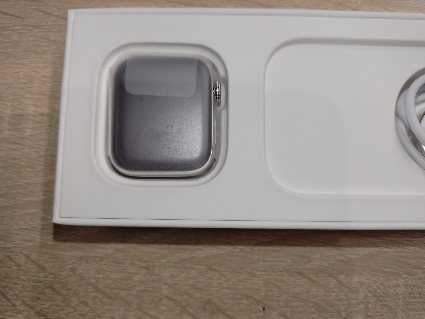 Prekė su pažeidimu. Išmanusis laikrodis Apple Watch Series 6 (GPS + Cellular LT, 40mm) Silver Stainless Steel Case with Silver Milanese Loop цена и информация | Prekės su pažeidimu | pigu.lt