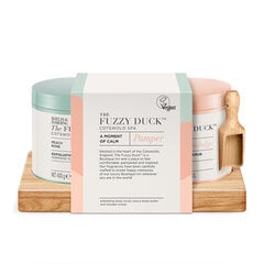 Подарочный набор для женщин Baylis & Harding The Fuzzy Duck Cotswold Spa A Moment of Calm: кристаллы для ванны 400 г + масло для тела 400 г + деревянная ложечка цена и информация | Кремы, лосьоны для тела | pigu.lt