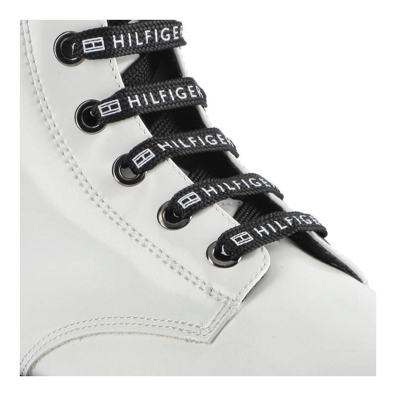 Tommy Hilfiger auliniai batai moterims 8322-19, balti kaina ir informacija | Aulinukai, ilgaauliai batai moterims | pigu.lt