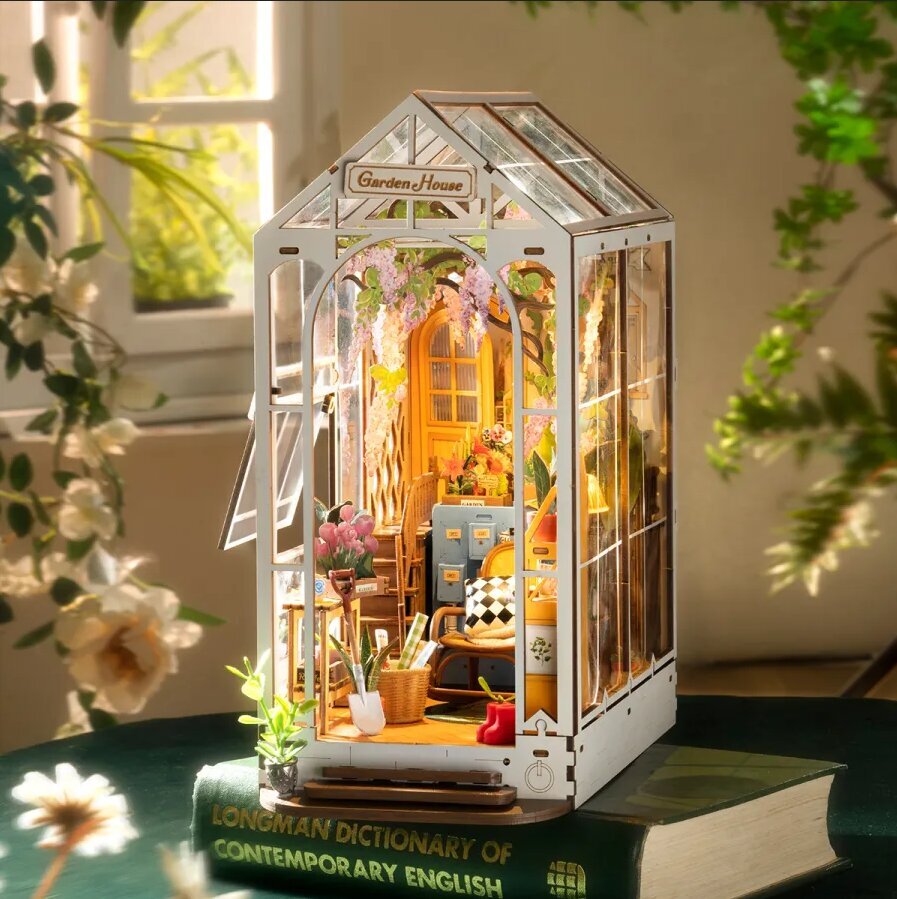 Mini namas 3D konstruktorius Robotime Garden House, 176 d. цена и информация | Konstruktoriai ir kaladėlės | pigu.lt