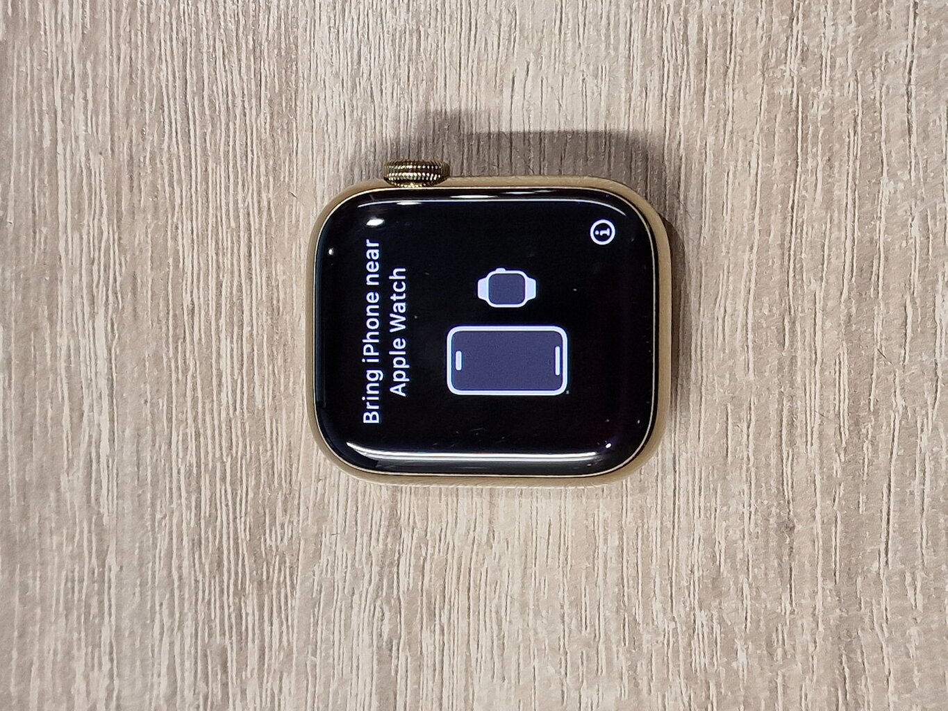 Prekė su pažeidimu. Apple Watch Series 8 GPS + Cellular 41mm Gold Stainless Steel Case ,Gold Milanese Loop MNJF3EL/A LV-EE kaina ir informacija | Prekės su pažeidimu | pigu.lt