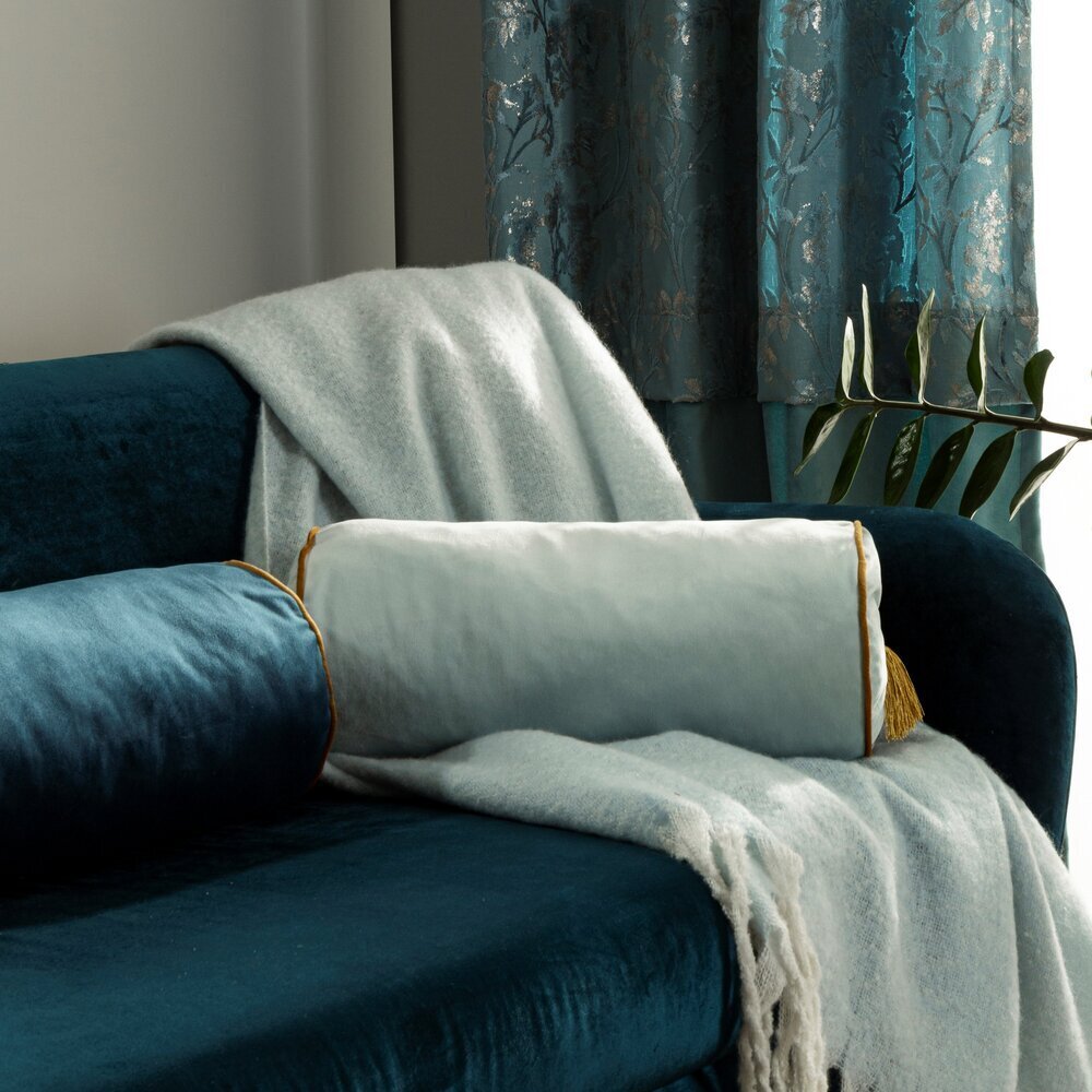 Dekoratyvinė pagalvėlė Velvet цена и информация | Dekoratyvinės pagalvėlės ir užvalkalai | pigu.lt