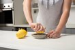 Nava citrinos spaustuvas, rudas цена и информация | Virtuvės įrankiai | pigu.lt